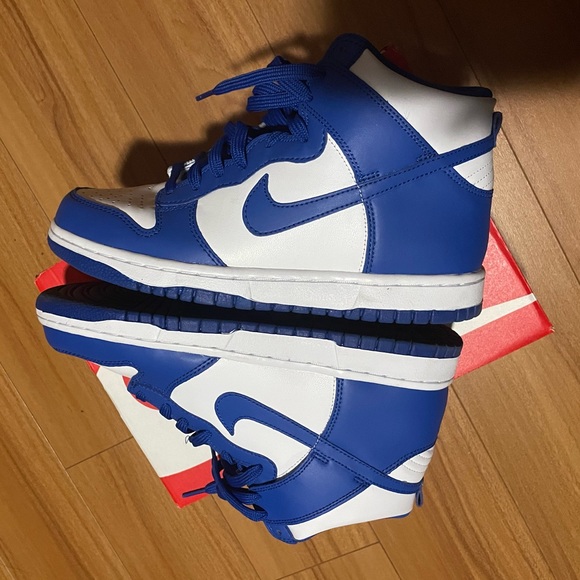 Nike Dunks - Picture 7 of 8